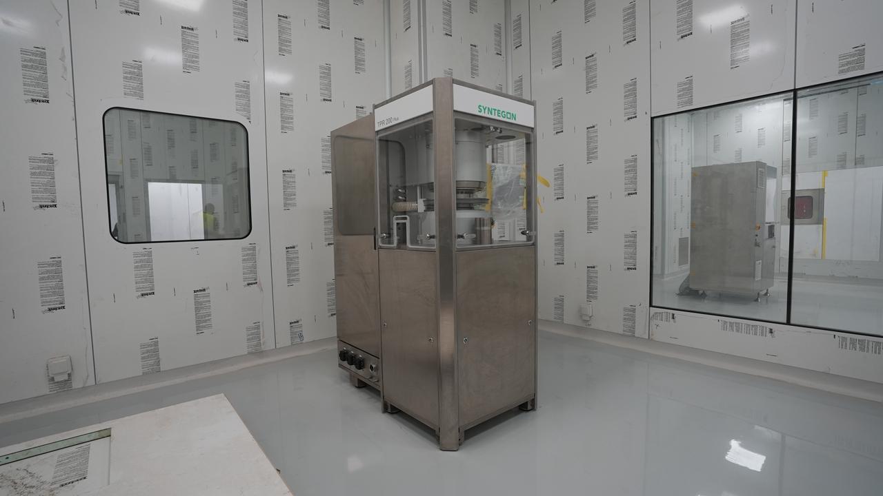 Cleanroom equipment